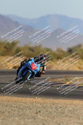 media/Dec-09-2023-SoCal Trackdays (Sat) [[76a8ac2686]]/Turn 15 Set 2 (245pm)/